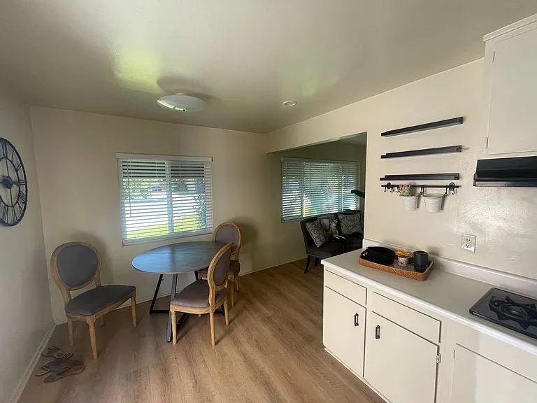 178 Albert Pl — Photo 10