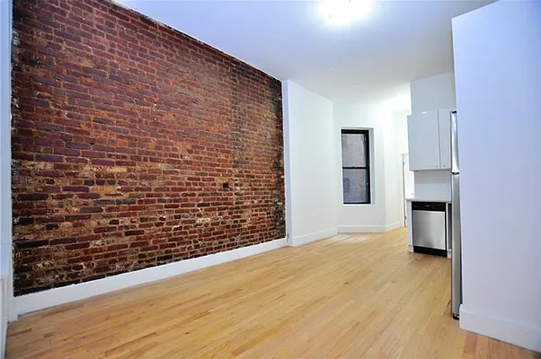 Rented by Buchbinder & Warren | media 17