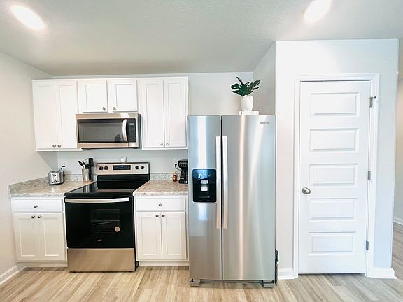 5th image of 4428 White Cedar Ct