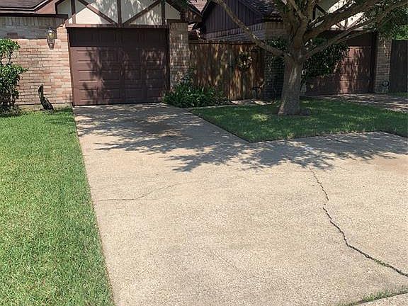 3rd image of 544 Birdsong Dr