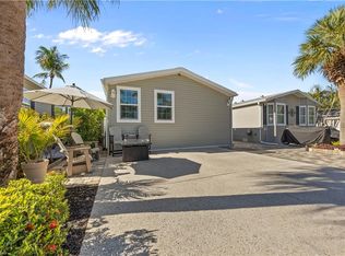 1257 Diamond Lake Cir, Naples, FL 34114