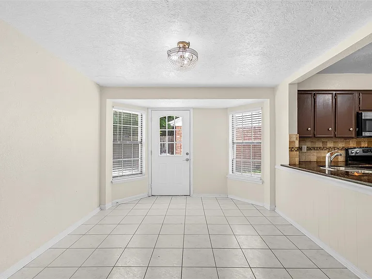 10606 Beckfield Dr — Photo 14