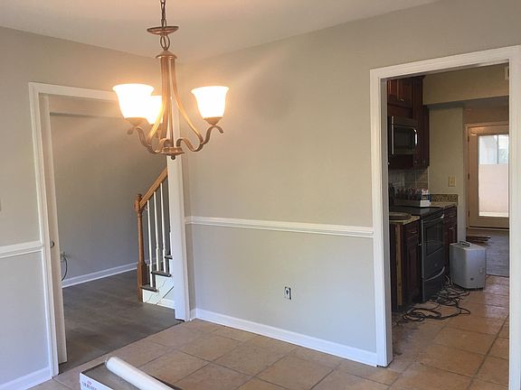 4th image of 40 Mellon St