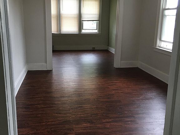 3rd image of 114 Chester Ave #1