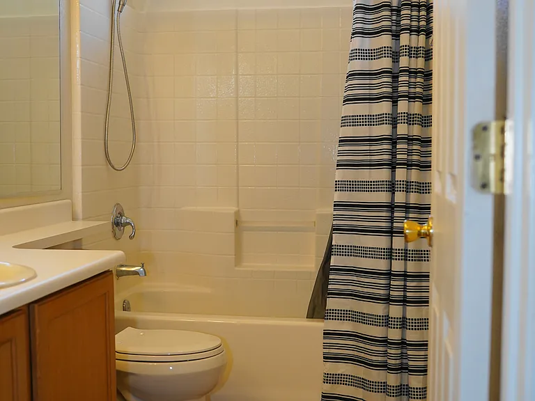 1442 E Mobile Ln — Photo 12