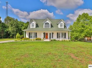 128 Walnut Ln, Corryton, TN 37721