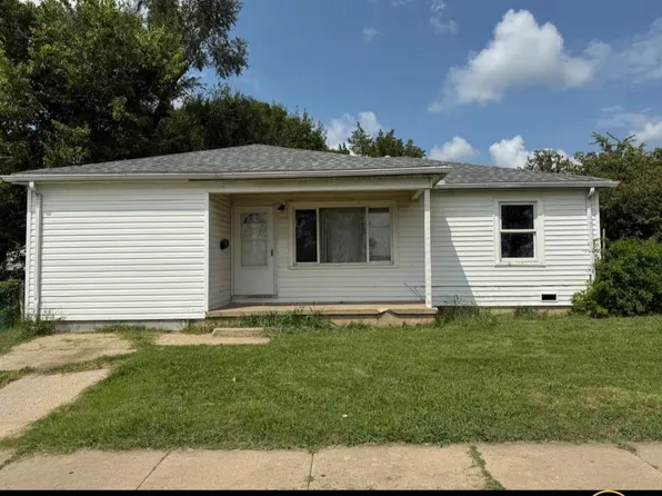 4626 E Pawnee Ave, Wichita, KS 67218