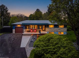368 Philip Pl, Hamilton, ON L9G 3G8