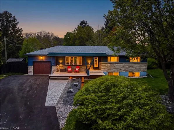 368 Philip Pl, Hamilton, ON L9G 3G8