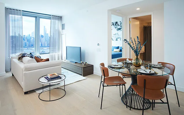 Rented by YouYork Management LLC | media 20