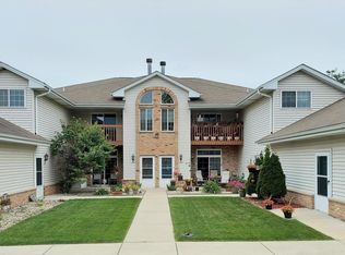 6240 S Creekside Dr UNIT 8, Cudahy, WI 53110