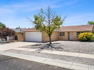 9004 Sundeck Ct SW, Albuquerque, NM 87121
