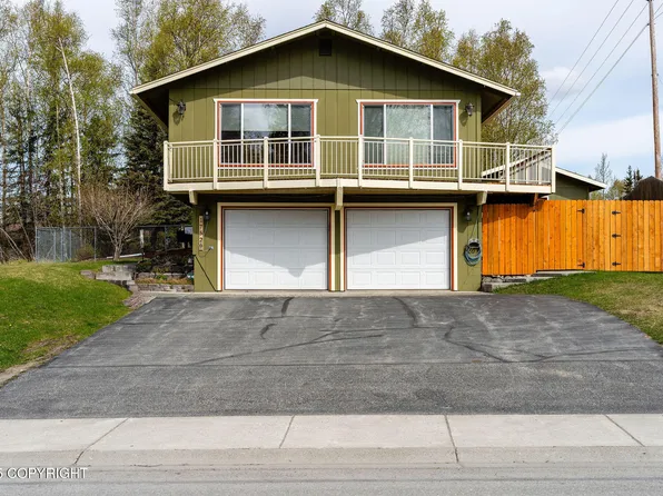 17529 Kantishna Dr, Eagle River, AK 99577