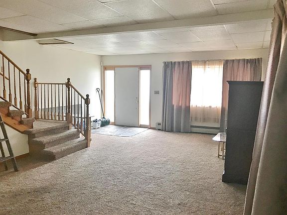 2nd image of 114 N Everett Ave