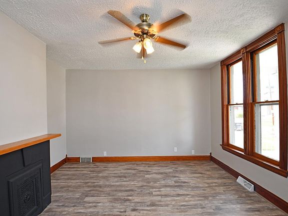 5th image of 631 Arlington Ave
