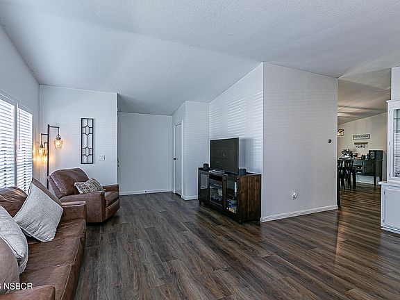 5th image of 822 Greenacre Dr