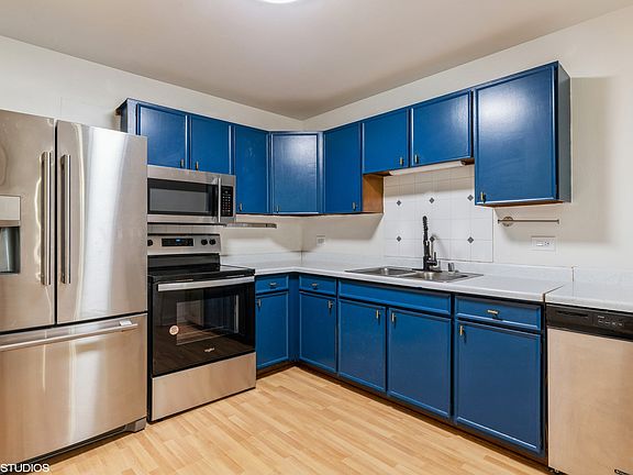 4th image of 527 W Eastman St APT 2B
