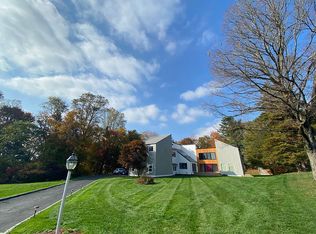 20 Heatherfield Dr, Trumbull, CT 06611
