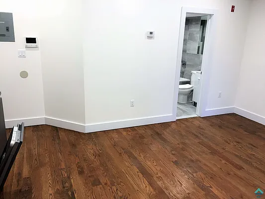 Rented by EXR | media 4