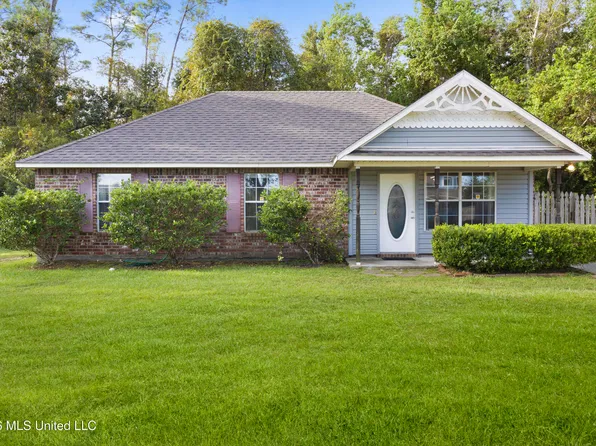 660 Keller St, Bay Saint Louis, MS 39520
