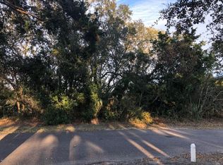 10 W Marsh Dr, Saint Helena Island, SC 29920