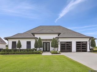 2073 Silverstone Ave, Port Allen, LA 70767