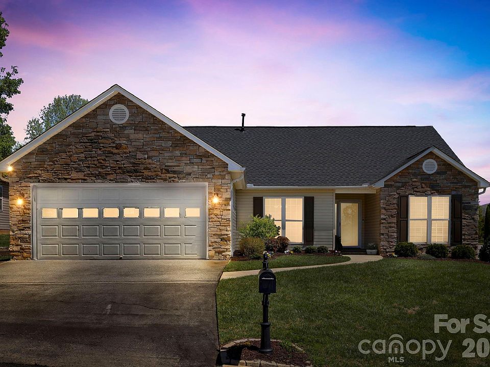 1st image of 25 Livingston Farm Rd