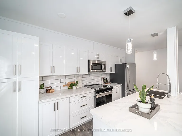 42 Cavell Ave — Photo 16