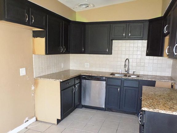 3rd image of 2833 Park Ave