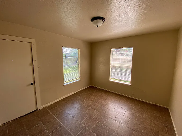 1136 San Francisco St — Photo 14