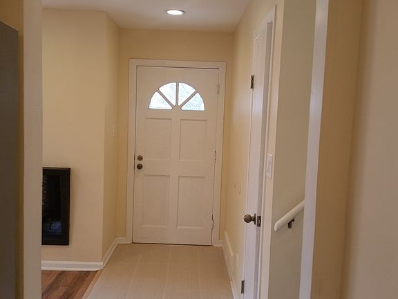 2nd image of 16461 Beverly Ave