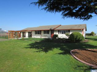 102 Tulip Ln, Sequim, WA 98382