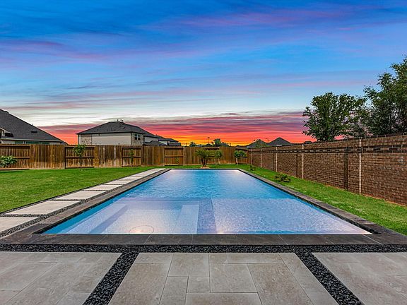 2nd image of 32002 Crested Knoll Ct