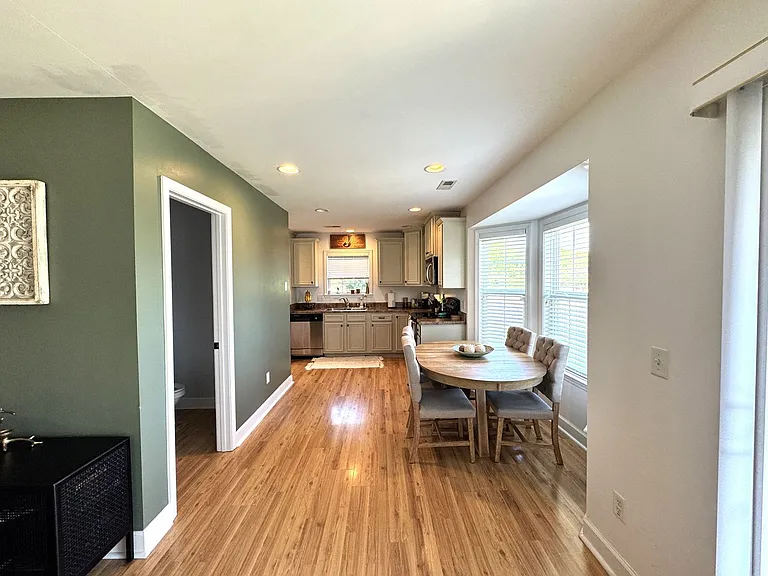 418 Amaryllis Ln — Photo 9