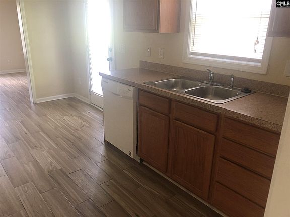 3rd image of 17 Carolina Rose Ct