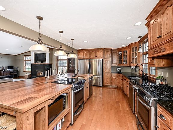 5th image of 9535 Daniels Rd