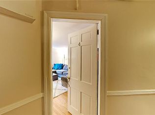 38 Bellevue Ave APT 4, Newport, RI 02840