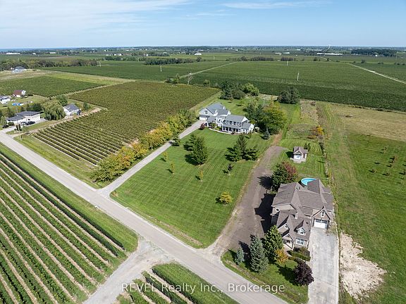 2nd image of 777 McNab Rd