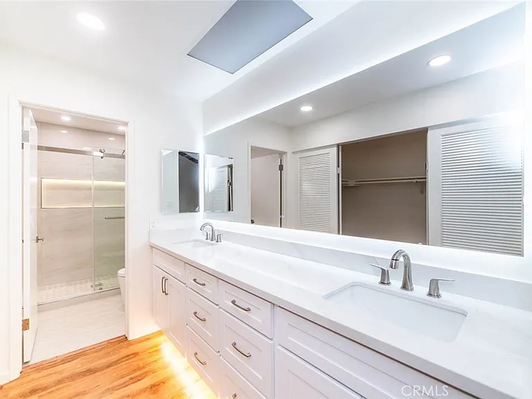 10 Oak Tree Ln — Photo 23