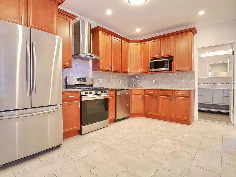 106 Poplar St #1