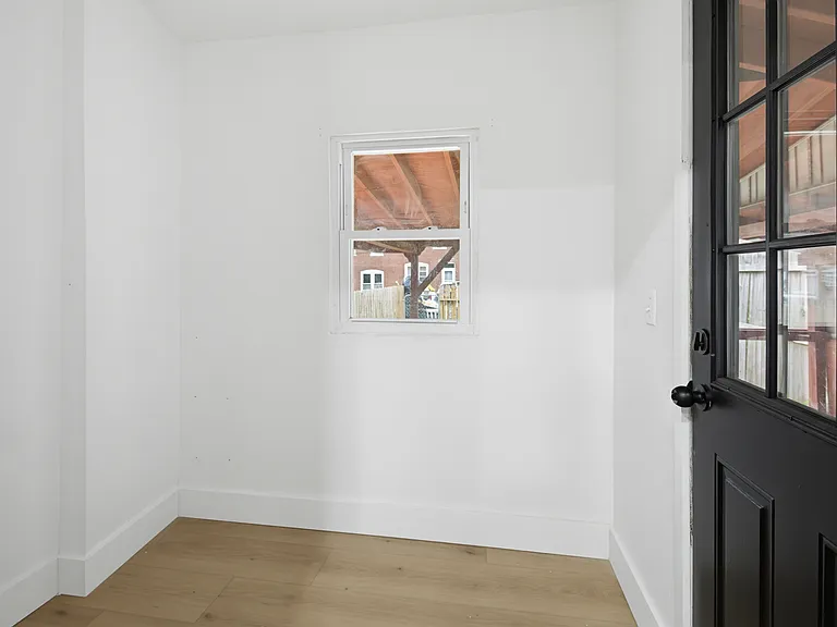 340 E Frederick St — Photo 18