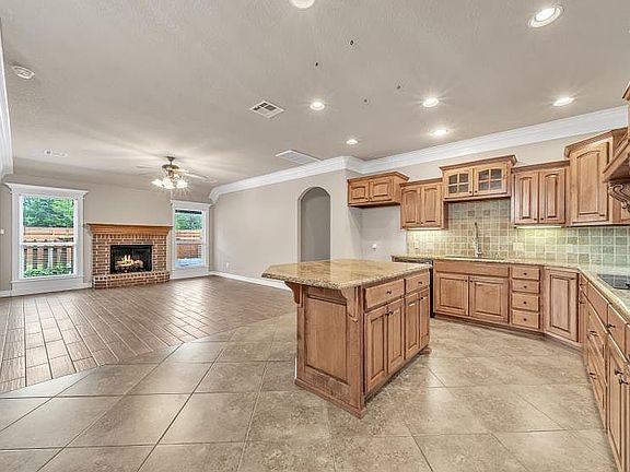 4th image of 17562 Ridgeview Dr
