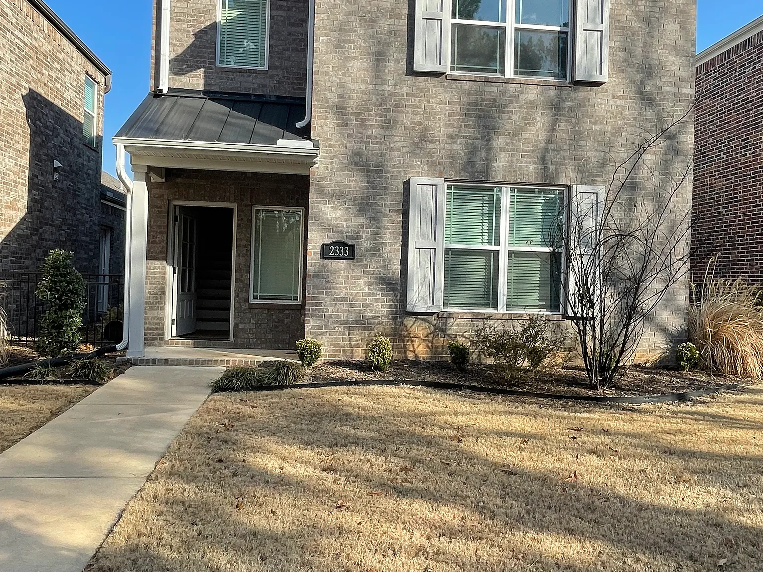 4 bed, 2.5 bath, 2036 sqft, $2,200 — Photo 2