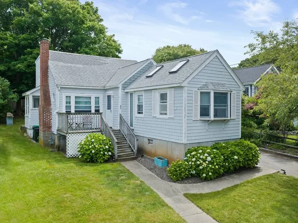 43 Bayview St, Marshfield, MA 02050
