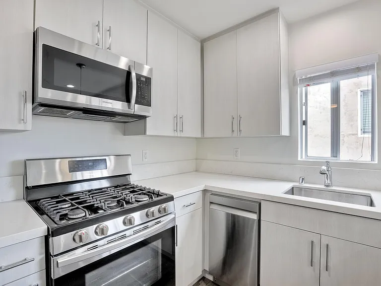 2903 Upshur St #1/2 — Photo 16