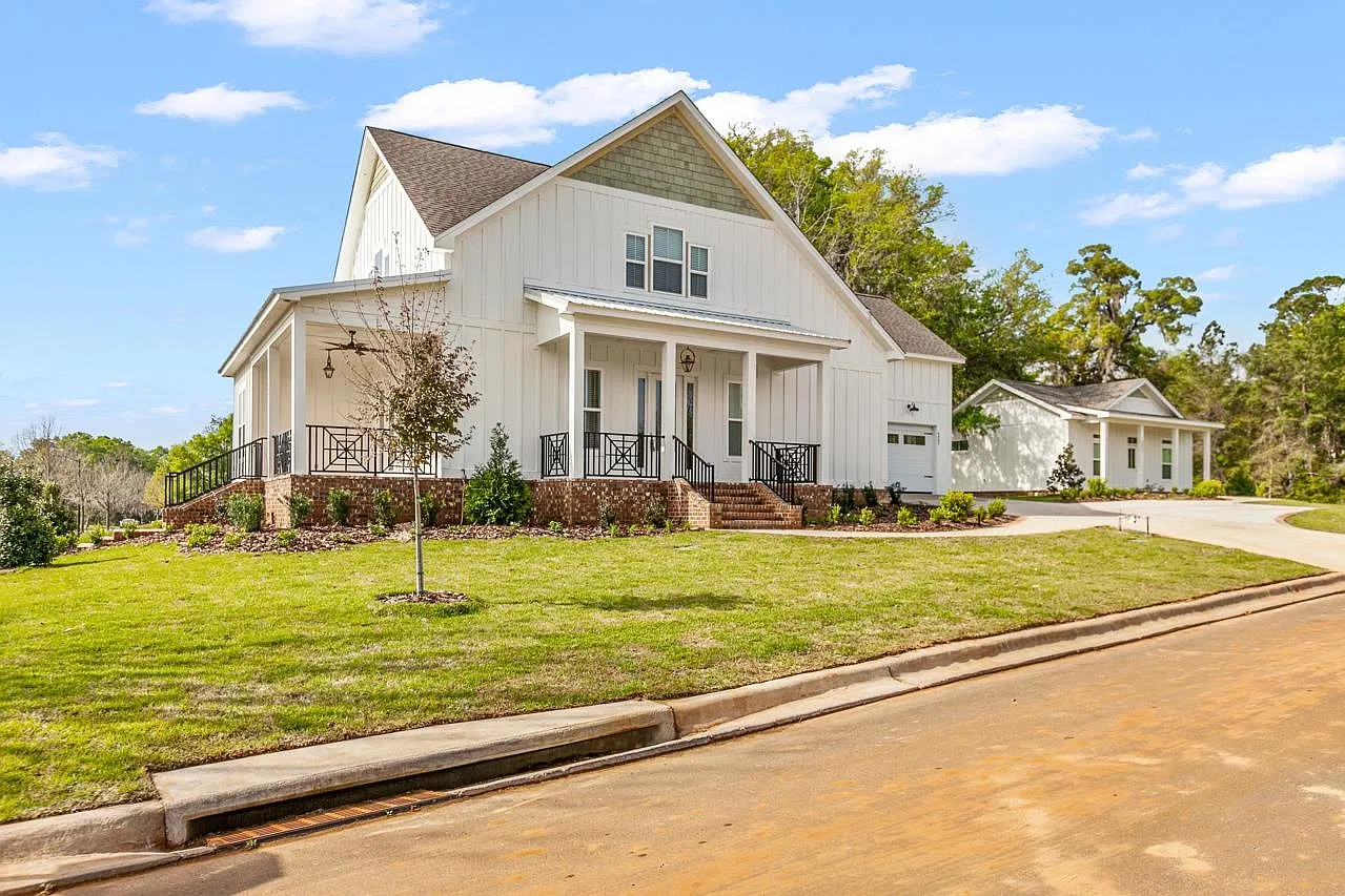 4 bed, 3.5 bath, 2700 sqft, $4,300 — Photo 3
