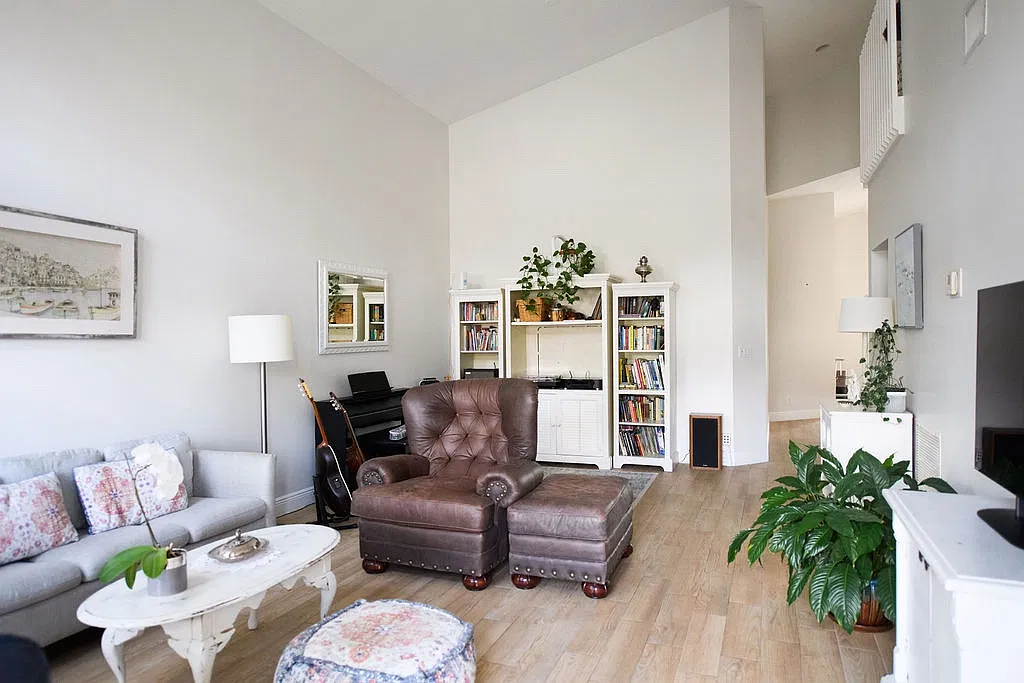 Miramontes Cir, Wellington — Photo 3
