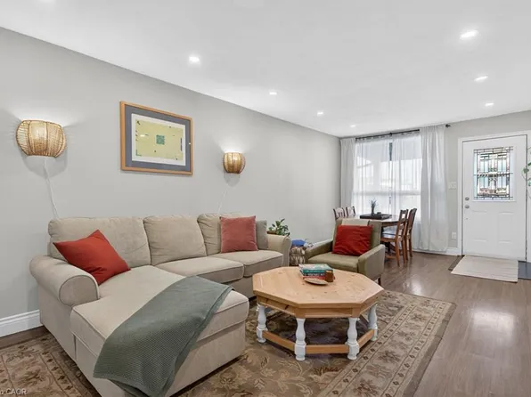 262 Britannia Ave, Hamilton, ON L8H 1X8