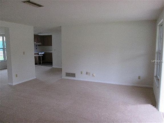 4th image of 122 Woodrose Way