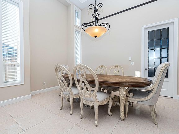 5th image of 10931 Maddocks Rd